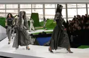 Louis Vuitton Tampilkan Koleksi 'Super Nature' di Paris Fashion Week, Kembali ke Akar Jura