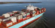 Maersk Gantung Perjalanan Kapal Melalui Selat Hormuz Atas Sebab Keselamatan
