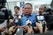 Menteri Pelancongan Tiong King Sing Lepas Keseluruhan Pegangan Saham Timberwell