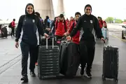 Pasukan Bola Sepak Wanita Iran Berlepas dari Malaysia ke Oman Selepas Tarik Balik Permohonan Suaka Australia