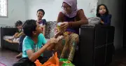 Program Bantuan Makanan FFS Jadi Penyelamat 85 Keluarga Miskin di PPR Desa Rejang
