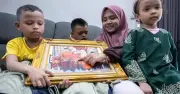 Raya Sunyi Bagi Balu Pegawai FRU Terkorban, Kenangan Tetap Hidup Untuk Anak-Anak