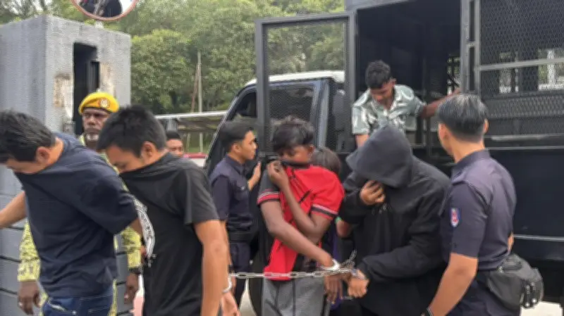14 Remaja dan Dua Penjaga Didakwa atas Rusuhan di Luar Sekolah Skudai
