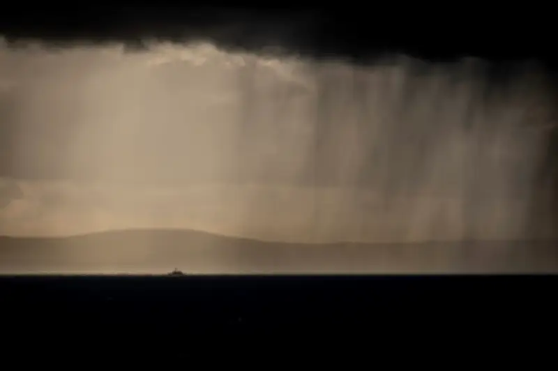 Amaran Ribut Malaysia: Tujuh Negeri dan Labuan Bersedia Hadapi Hujan Lebat, Angin Kuat