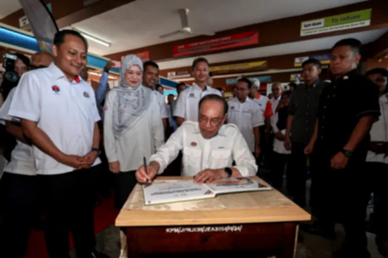 Anwar Desak Institusi Pendidikan Percepat Kelulusan Kursus Teknologi