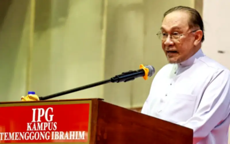 Anwar minta bukti dakwaan bekas pegawai curi dana