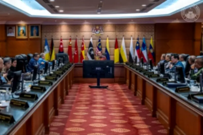 Anwar Pengerusi Mesyuarat Khas dengan MB dan KM Tangani Krisis Tenaga Global