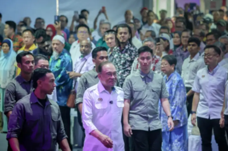Anwar Tegaskan Tiada PRU Awal, Seru Rakyat Fokus Kerja Selamatkan Negara