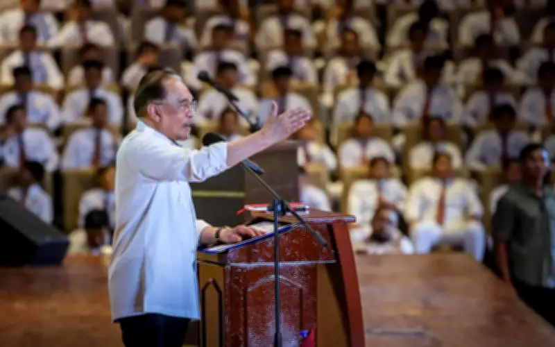 Anwar Tegur Pengkritik Bawa Isu Janji Lama Turunkan Harga Minyak