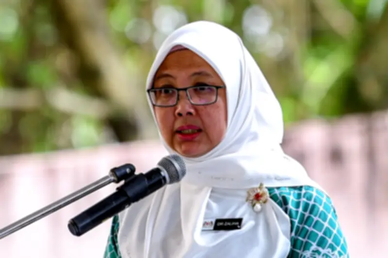 Bekas Menteri Cadang Subsidi Petrol 300 Liter Khas Untuk Pekerja Kesihatan