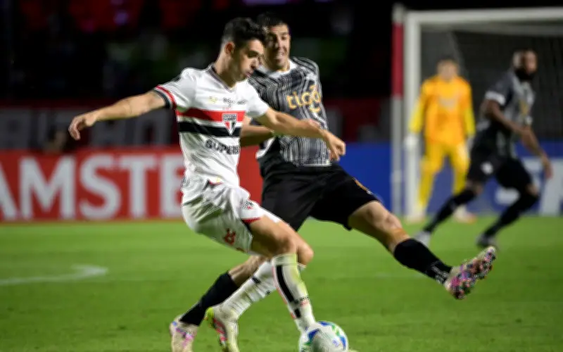 Bekas Pemain Brazil, Chelsea Oscar Bersara Paksa Akibat Masalah Jantung