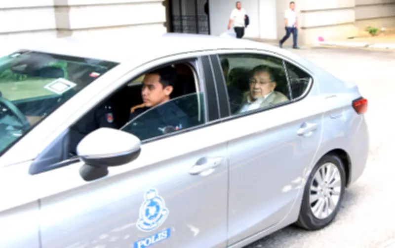 Bekas Pengerusi Felda Mohd Isa Samad rayuan semula hukuman penjara dengar 13 Mei