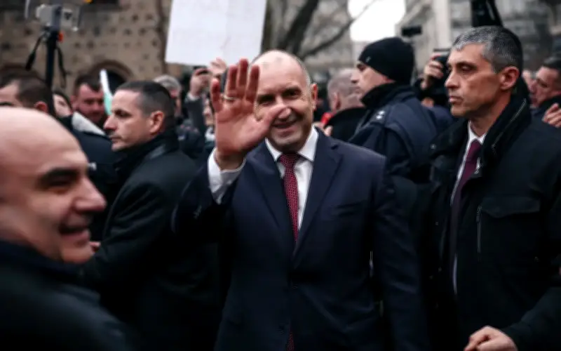 Bekas Presiden Bulgaria Rumen Radev Raih Majoriti Parlimen Penuh