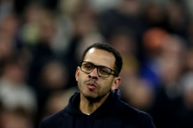 Chelsea Pecat Liam Rosenior Selepas Lima Kekalahan Berturut-turut, Prestasi Terburuk Sejak 1912