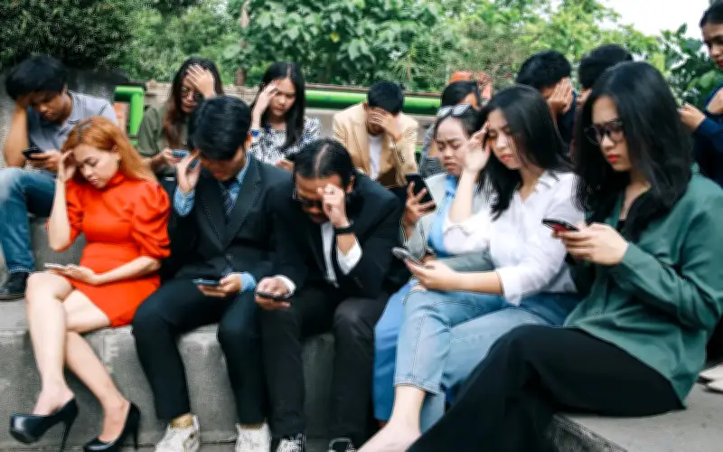 Detoks Digital: Golongan Muda Amerika Cuba Hidup Tanpa Telefon Pintar Selama Sebulan