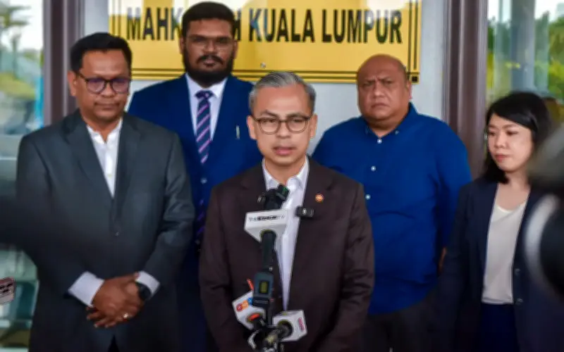 Fahmi Dedah Kesan Fitnah Terhadap Reputasi Politik dan Peribadi di Mahkamah