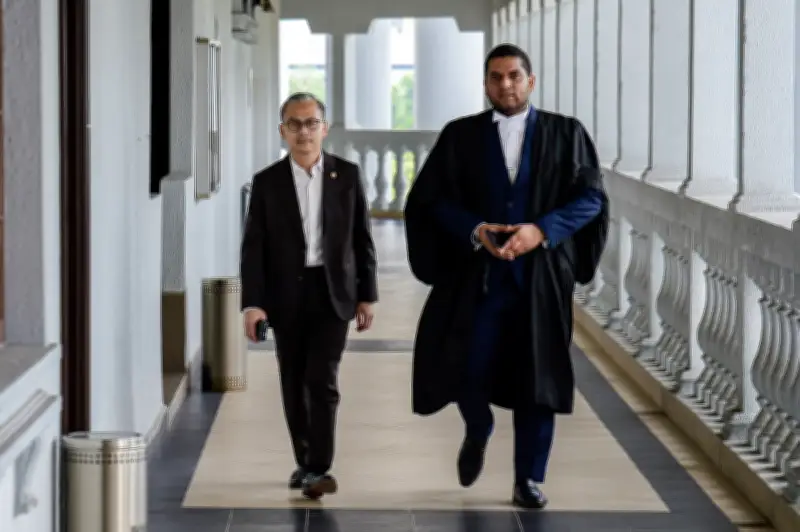 Fahmi Terkejut dengan Komen Papagomo Selepas Penyelesaian Saman, Dapatkan Nasihat Undang-Undang