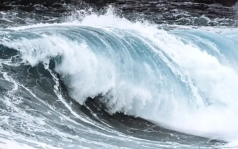 Gempa Bumi 7.4 Magnitud Landa Indonesia Timur, Amaran Tsunami Dikeluarkan