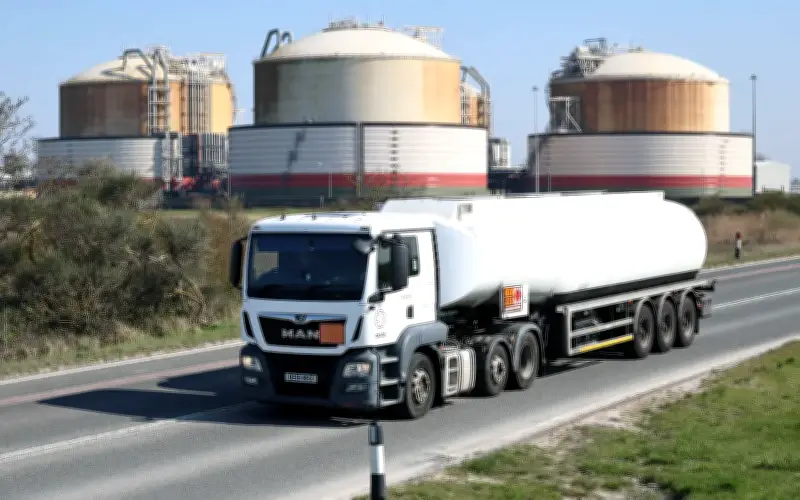 Harga Minyak Jatuh Bawah US$100, Saham Melonjak Selepas Trump Setuju Gencatan Senjata