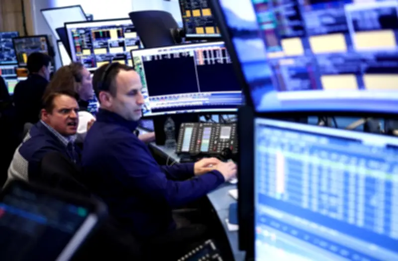 Harga Minyak Jatuh Mendadak, Pasaran Saham Melonjak Ekoran Gencatan Senjata AS-Iran