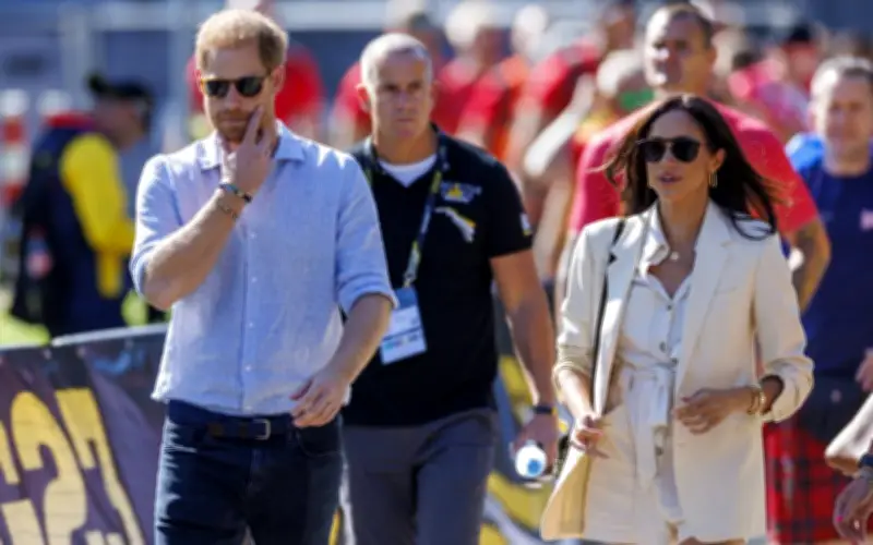 Harry dan Meghan Tiba di Australia dengan Sambutan yang Lebih Tenang