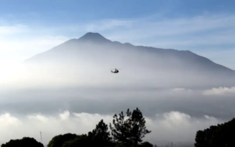 Helikopter Bawa 8 Orang Hilang Kontak di Indonesia, Operasi Mencari Dilancarkan