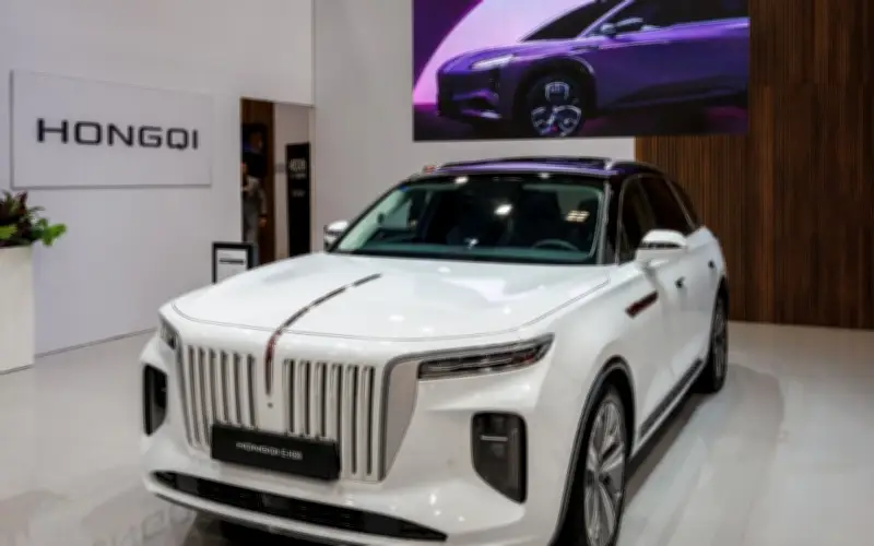 Hongqi bincang dengan Stellantis untuk kilang di Sepanyol bagi pengembangan Eropah