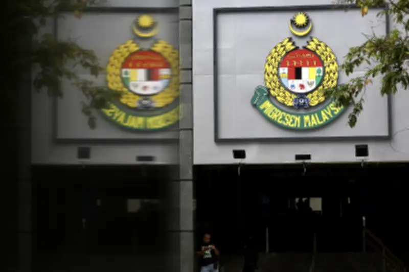 Imigresen Selangor Serbu Pusat Urut Bukit Rimau Guna WhatsApp Tempah Khidmat Seks