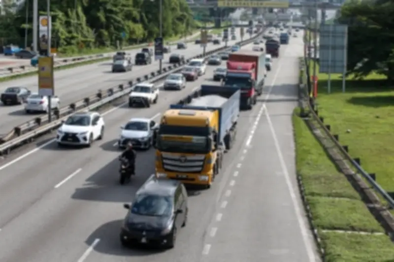 Industri Lori Malaysia Tertekan: Harga Diesel Melambung, Projek Terhenti