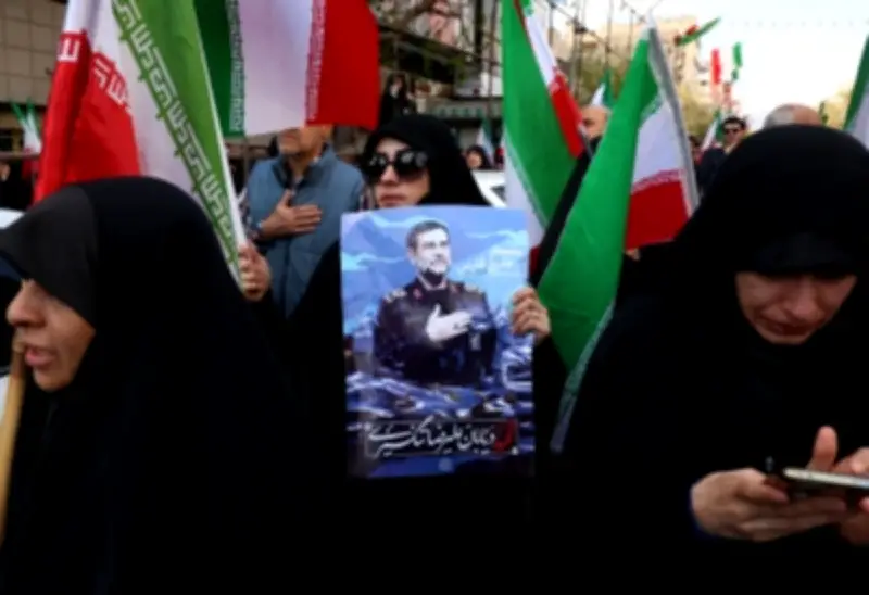 Iranian Berikrar 'Lawan Hingga Akhir' di Pengebumian Panglima Tentera Laut Pengawal Revolusi