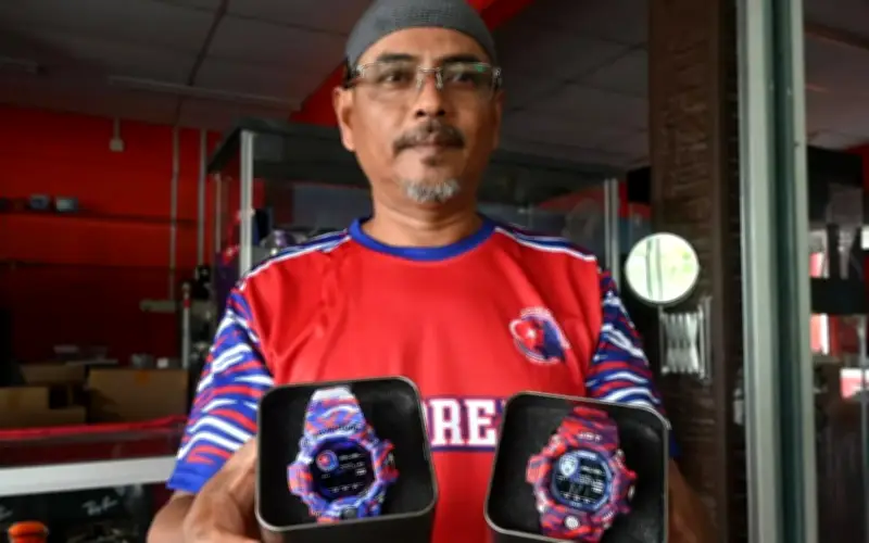 Jam Tangan Diraja Pacu Veteran Tentera Laut Jadi Usahawan Jam Eksklusif