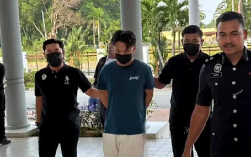 Jurujual dakwa tidak bersalah langgar dua orang dengan kereta
