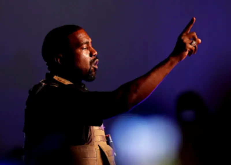 Kanye West Tangguh Konsert di Marseille Ekoran Bantahan Keras Atas Komen Lalu