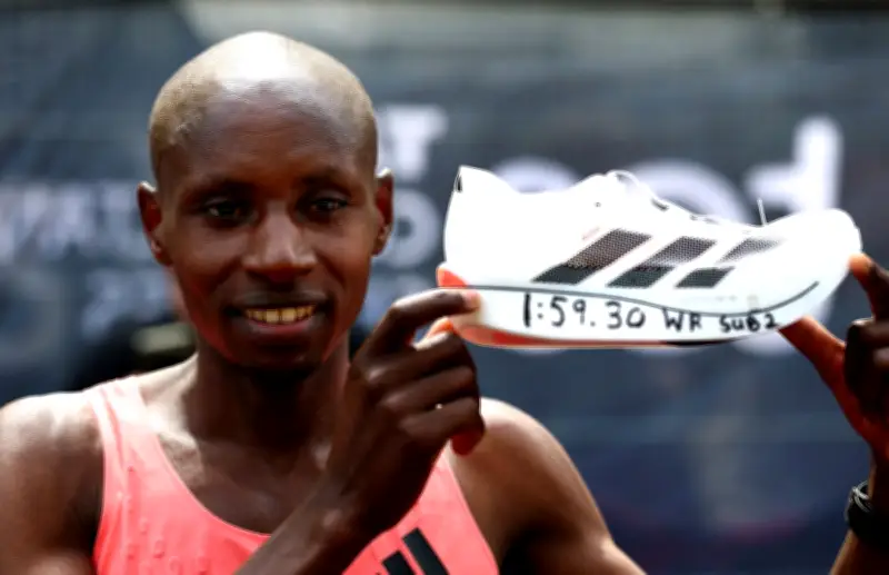 Kasut Adidas 97g Bantu Sabastian Sawe Pecah Halangan Maraton