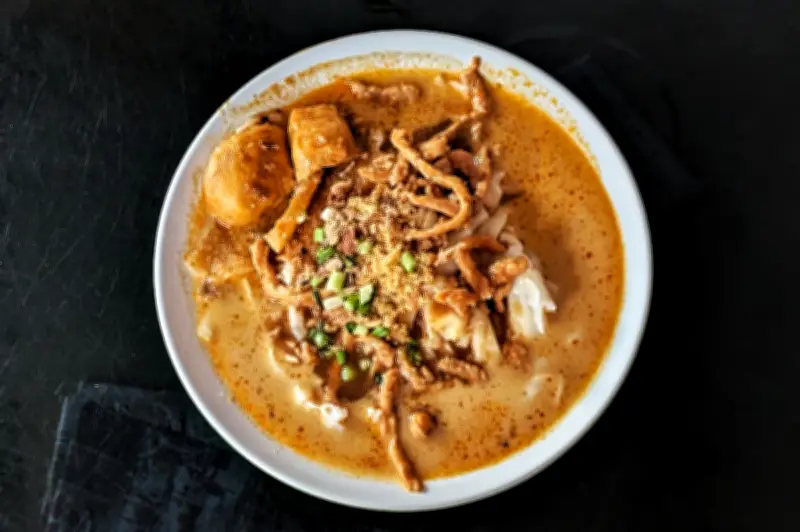 Kedai Kopi Soon Teik di Jinjang Baru: Chee Cheong Fun Unik Kuah Cendawan dan Kari