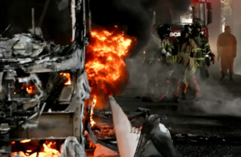 Keganasan Geng Rio de Janeiro: Bas Dibakar, Bandar Lumpuh Dalam Perang Dengan Polis