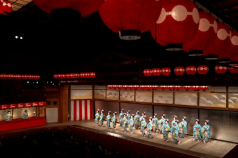 Keindahan Kyoto Bermekaran: Tarian Geisha Berabad-abad Menyambut Musim Bunga