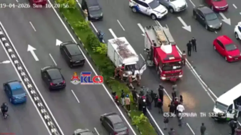Kemalangan Jalan Raya di Jalan Tun Razak Dekat Menara TH Selborn Sebabkan Kesesakan Lalu Lintas