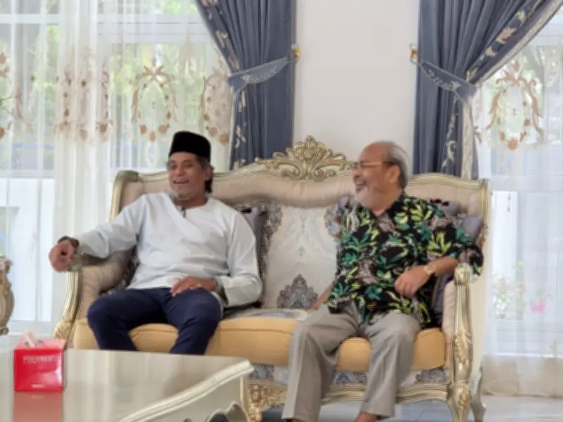 Kembalinya Khairy: Jalan Ke Puncak Umno Menjelang 2046
