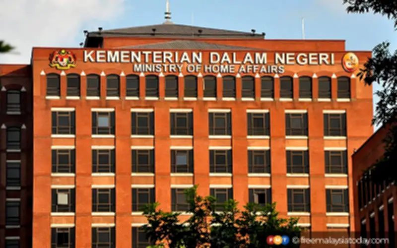 Kementerian Dalam Negeri kaji semula larangan buku yang diwartakan