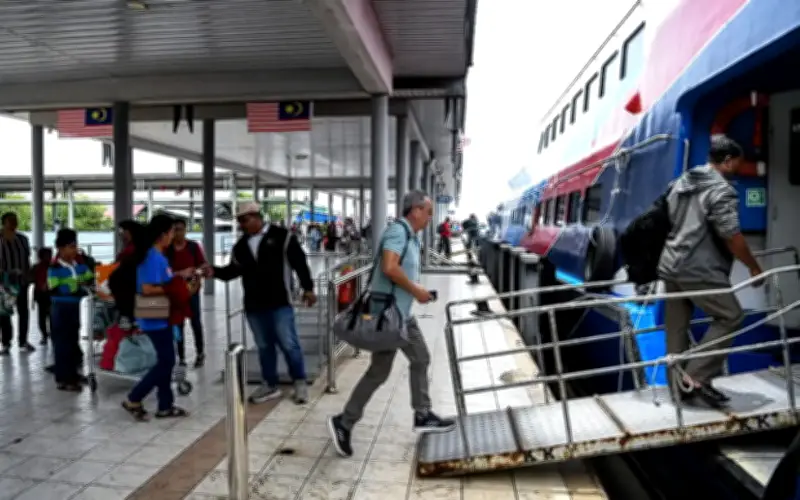 Kerajaan Didesak Bertindak Atas Pengurangan Perkhidmatan Feri Langkawi
