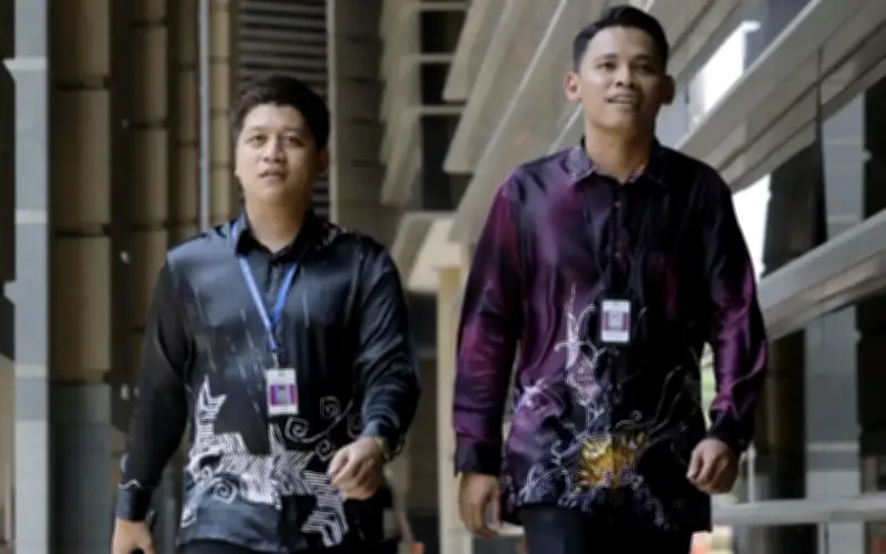 Kerajaan Galak Penjawat Awam Pakai Batik Setiap Hari Bekerja