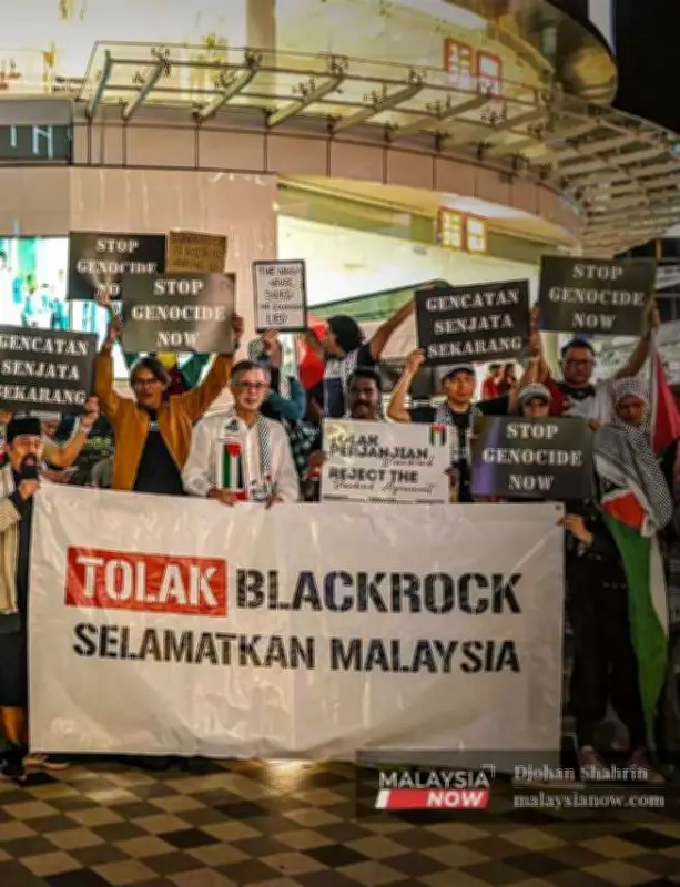 Ketua BlackRock Ulang Naratif Trump dan Israel dalam Perang Terhadap Iran