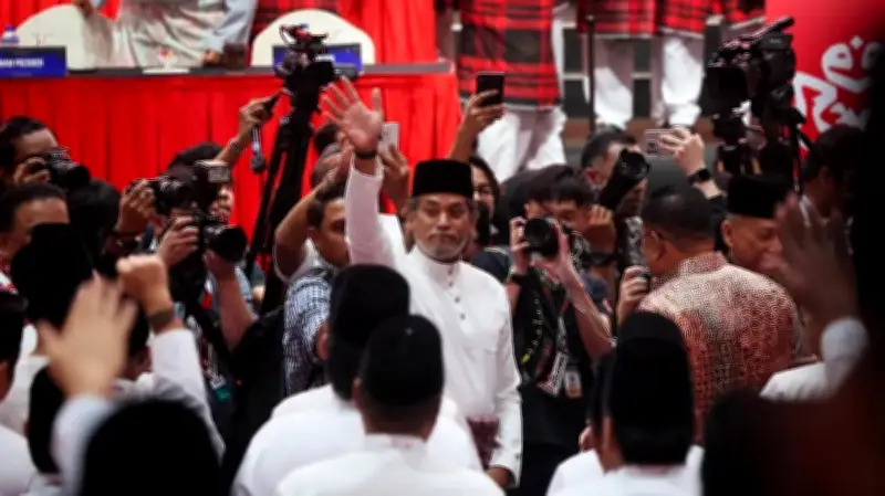 Khairy Jamaluddin Kembali ke Umno, Sedia Bina Semula Kepercayaan Rakyat