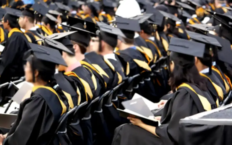 Kilang Ijazah UK: Pengajaran Untuk Malaysia