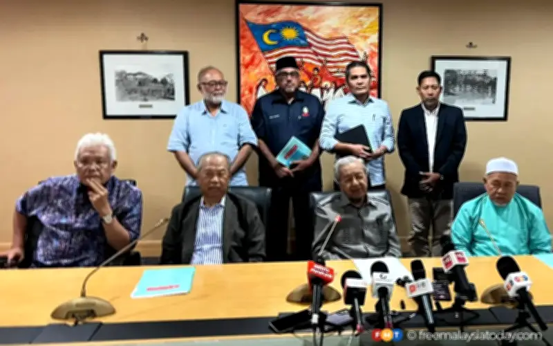 Konflik Pemimpin Pembangkang Ancam Rancangan Payung Besar Dr Mahathir