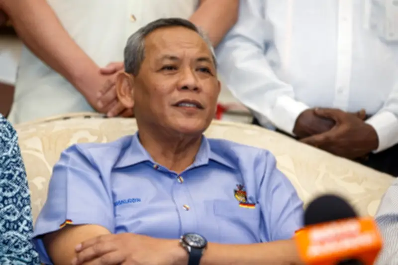 Krisis Politik Negeri Sembilan: MB Terus Berkuasa, UMNO Tarik Sokongan