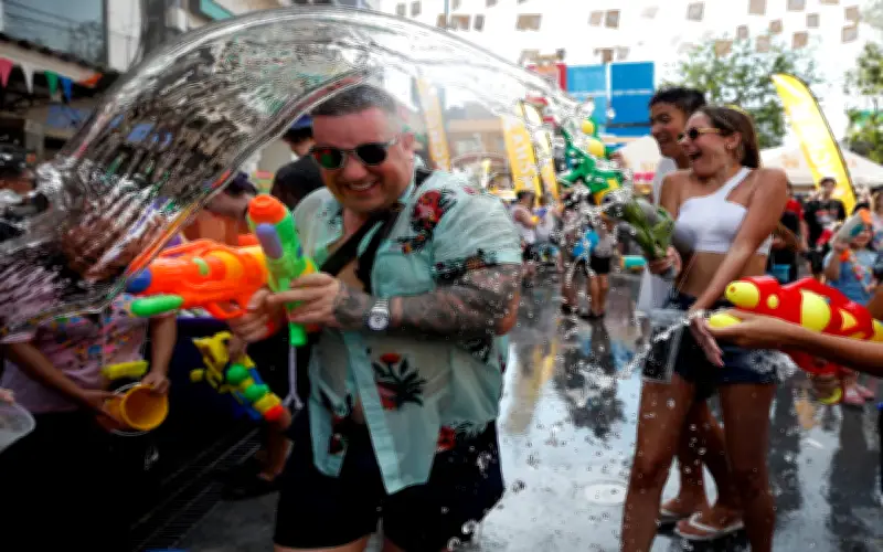 Krisis Tenaga Jejas Pelancongan Thailand, Perjalanan Songkran Merosot