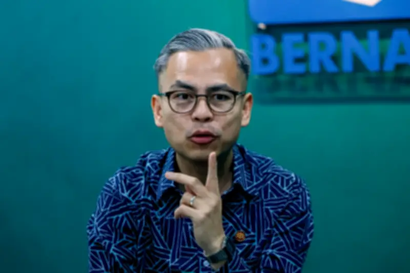 Krisis Tenaga Palsu: Satu Akan Didakwa, Lima Dikompaun - Fahmi