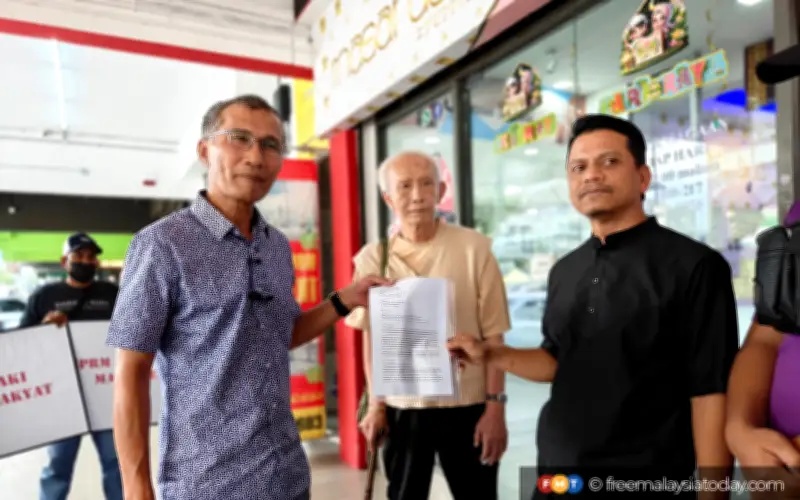 Kumpulan Protes Gesa Rafizi Berundur Daripada Politik